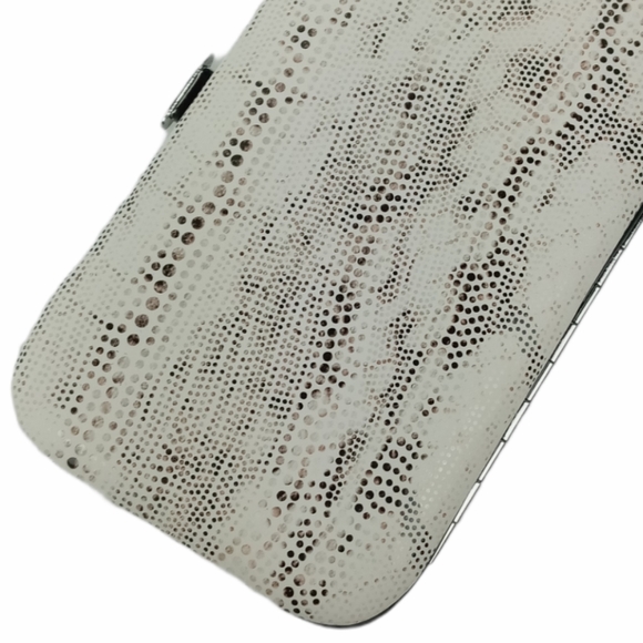 Mini Travel Beauty Tools Case - Picture 4 of 6